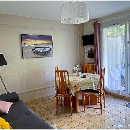 Cabourg, Appartement Plain Pied Avec Terrasse Acces Direct A La Plage Exterior foto