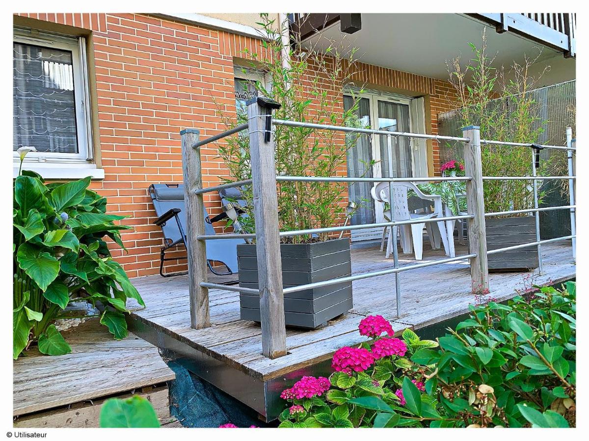 Cabourg, Appartement Plain Pied Avec Terrasse Acces Direct A La Plage Exterior foto